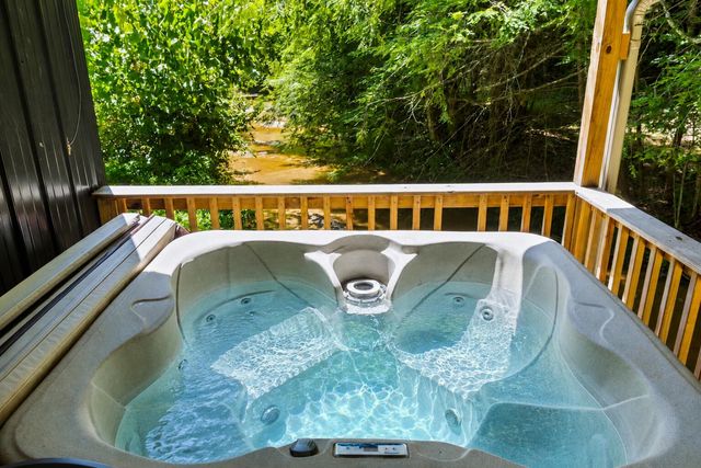 76 High Falls Creek Drive, Campton, KY 41301