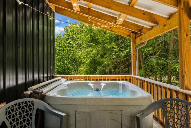 76 High Falls Creek Drive, Campton, KY 41301