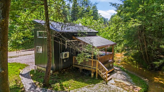 76 High Falls Creek Drive, Campton, KY 41301