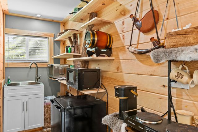 76 High Falls Creek Drive, Campton, KY 41301