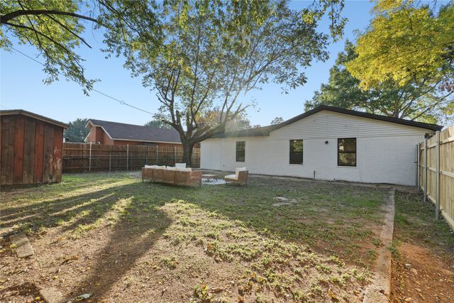 820 Belltower Drive, Irving, TX 75061