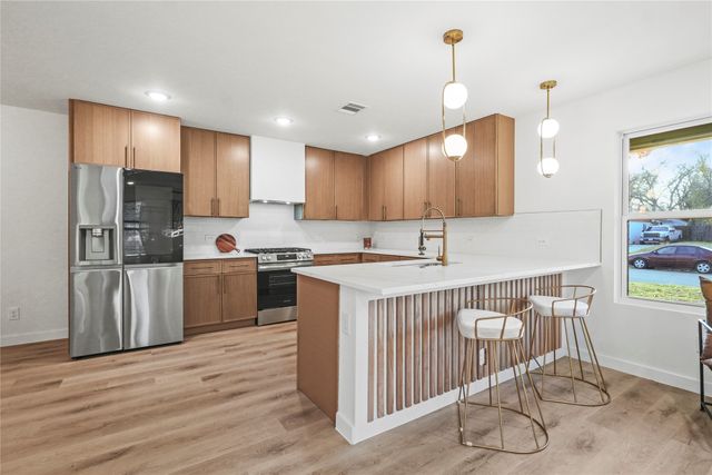 820 Belltower Drive, Irving, TX 75061