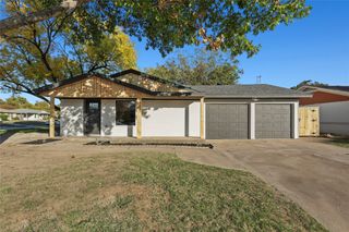 820 Belltower Drive, Irving, TX 75061
