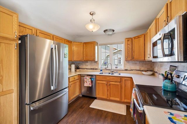 1070 Vinyard Drive, Oregon, WI 53575