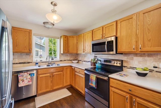 1070 Vinyard Drive, Oregon, WI 53575