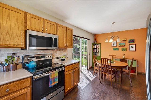 1070 Vinyard Drive, Oregon, WI 53575