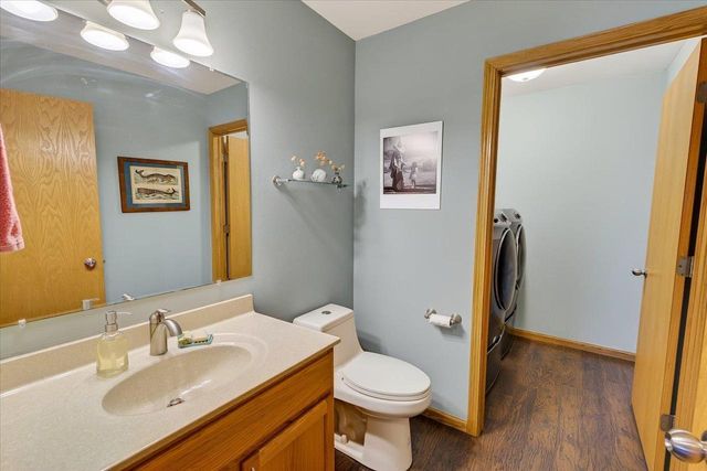 1070 Vinyard Drive, Oregon, WI 53575
