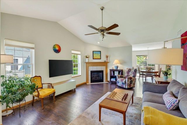 1070 Vinyard Drive, Oregon, WI 53575
