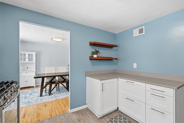 120 Knoll Dr, Penn Hills, PA 15147