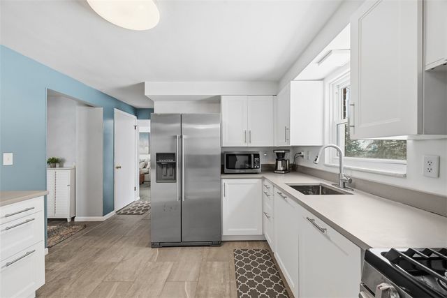 120 Knoll Dr, Penn Hills, PA 15147