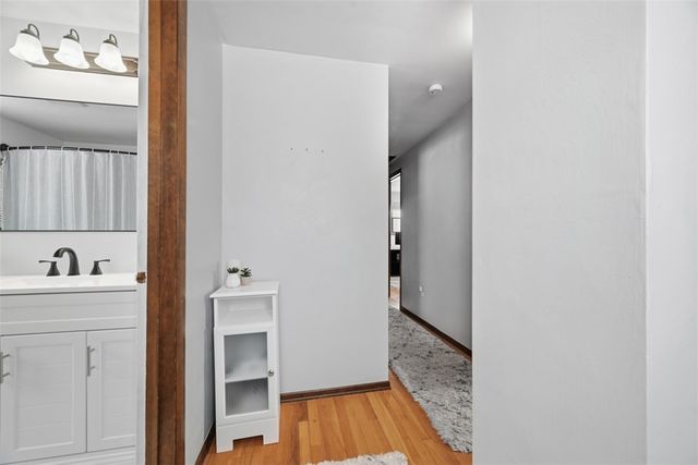 120 Knoll Dr, Penn Hills, PA 15147