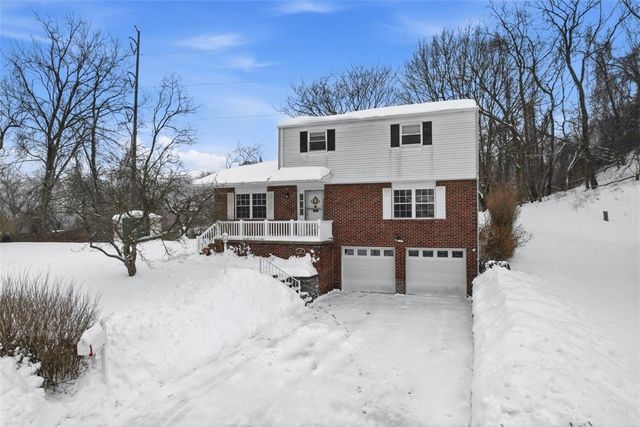 120 Knoll Dr, Penn Hills, PA 15147