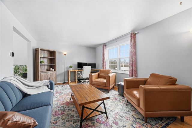 120 Knoll Dr, Penn Hills, PA 15147