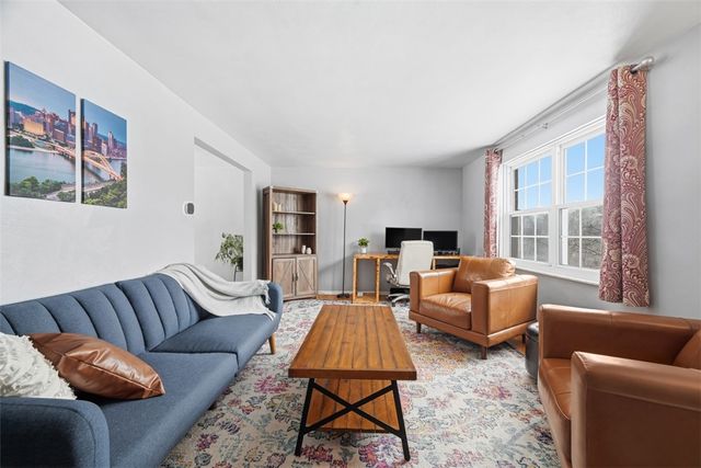 120 Knoll Dr, Penn Hills, PA 15147