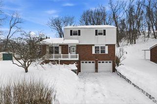 120 Knoll Dr, Penn Hills, PA 15147