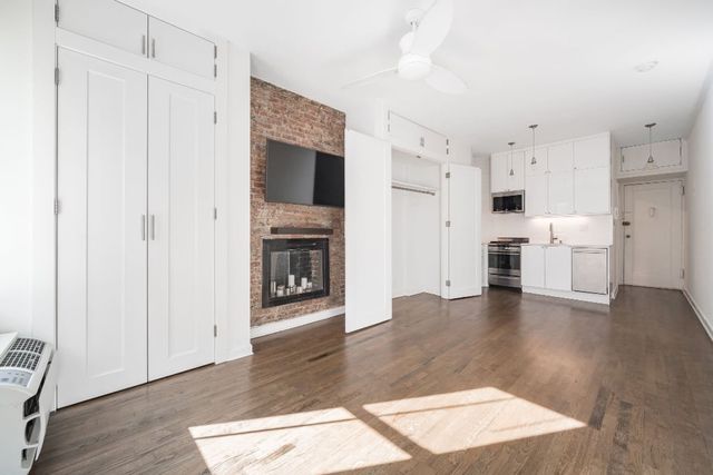 238 E 84th St Apt 3B, New York City, NY 10028