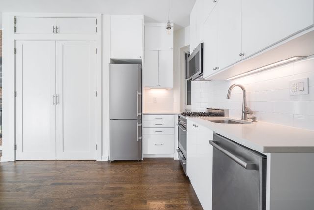 238 E 84th St Apt 3B, New York City, NY 10028