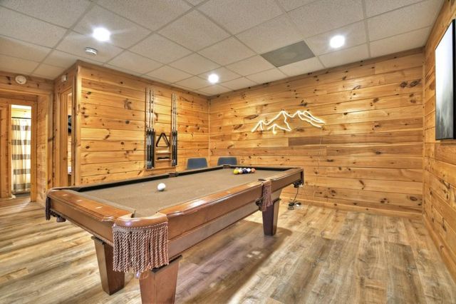 384 Mountain Highlands Court, Blue Ridge, GA 30513