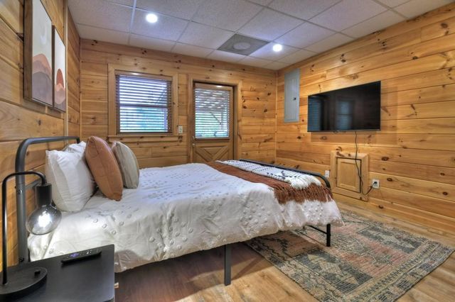 384 Mountain Highlands Court, Blue Ridge, GA 30513