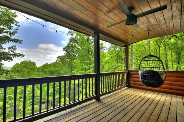 384 Mountain Highlands Court, Blue Ridge, GA 30513