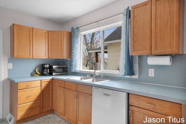 2507 Day Avenue Nw, City Of Walker, MI 49544