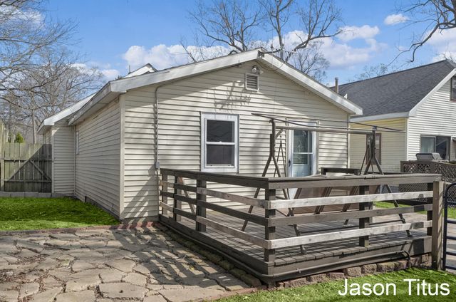 2507 Day Avenue Nw, City Of Walker, MI 49544