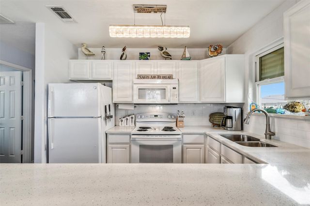 4130 Hardin Drive, Galveston, TX 77554