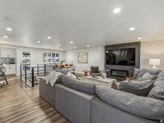 6851 S 2300 E, Cottonwood Heights, UT 84121