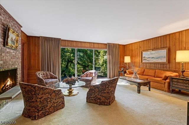 18 Tree Top Dr, Springfield Twp., NJ 07081