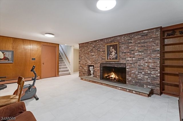 18 Tree Top Dr, Springfield Twp., NJ 07081