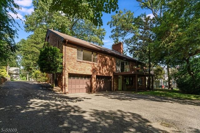 18 Tree Top Dr, Springfield Twp., NJ 07081