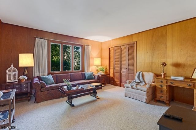 18 Tree Top Dr, Springfield Twp., NJ 07081