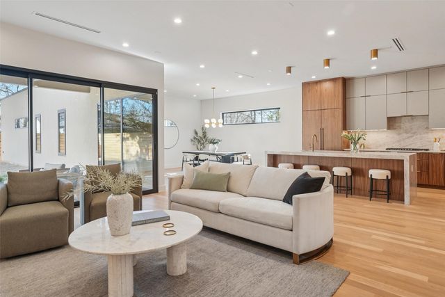 8650 San Fernando Way, Dallas, TX 75218