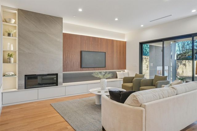 8650 San Fernando Way, Dallas, TX 75218