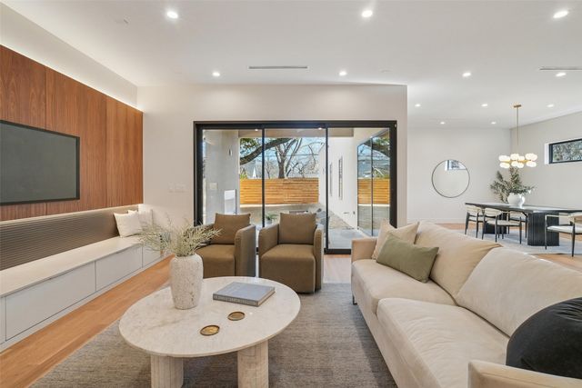 8650 San Fernando Way, Dallas, TX 75218