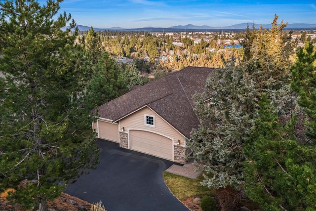 3269 NW Fairway Heights Drive, Bend, OR 97703