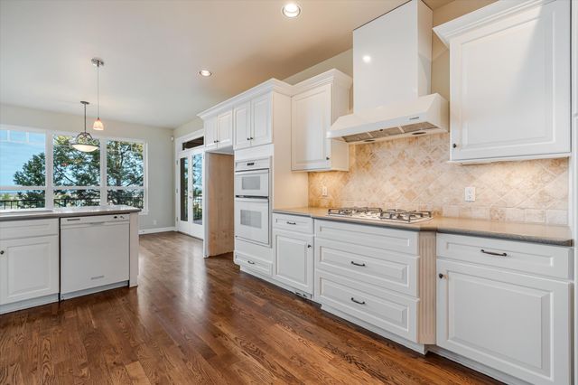 3269 NW Fairway Heights Drive, Bend, OR 97703