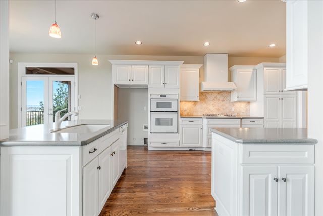 3269 NW Fairway Heights Drive, Bend, OR 97703