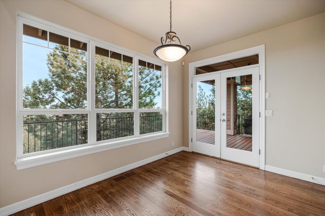 3269 NW Fairway Heights Drive, Bend, OR 97703