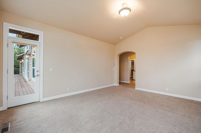 3269 NW Fairway Heights Drive, Bend, OR 97703