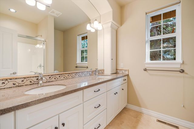 3269 NW Fairway Heights Drive, Bend, OR 97703