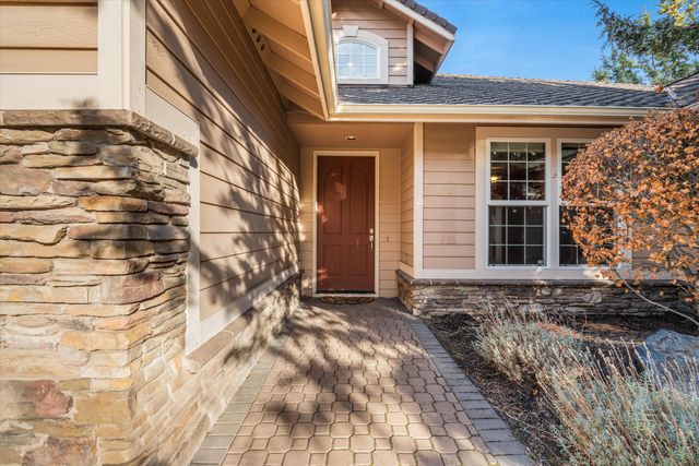 3269 NW Fairway Heights Drive, Bend, OR 97703