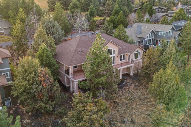 3269 NW Fairway Heights Drive, Bend, OR 97703