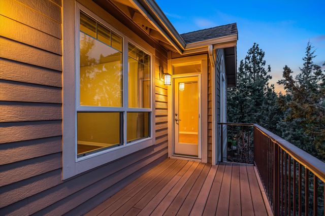 3269 NW Fairway Heights Drive, Bend, OR 97703