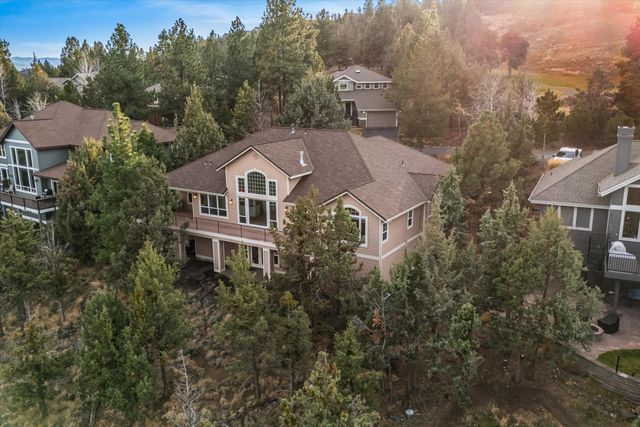 3269 NW Fairway Heights Drive, Bend, OR 97703