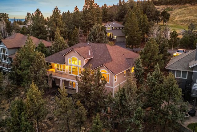 3269 NW Fairway Heights Drive, Bend, OR 97703