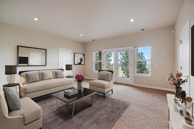 3269 NW Fairway Heights Drive, Bend, OR 97703