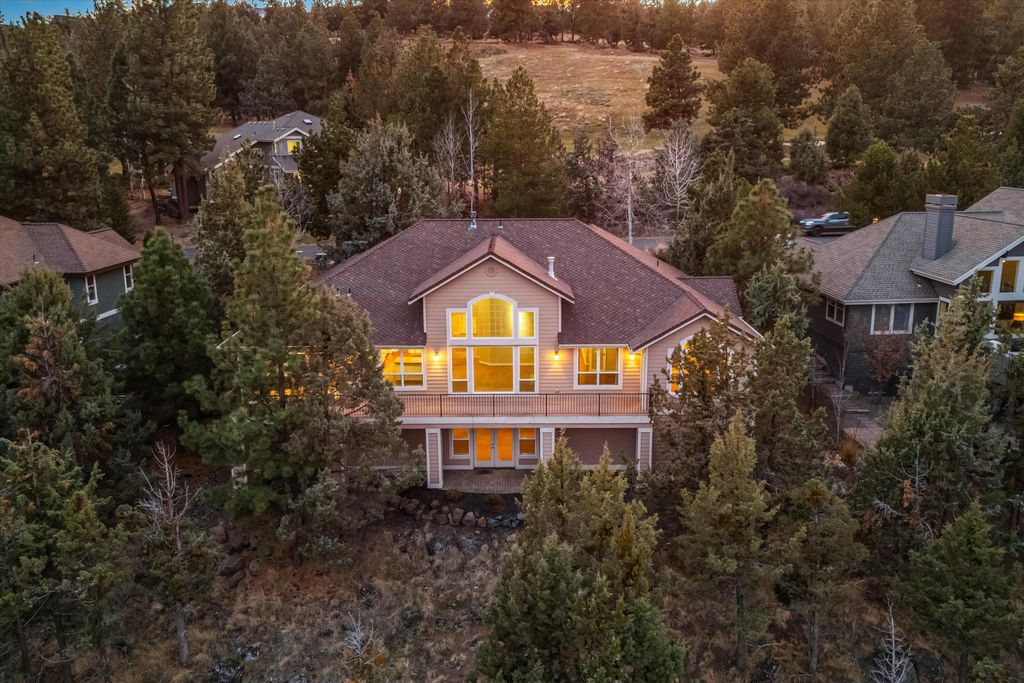 3269 NW Fairway Heights Drive, Bend, OR 97703