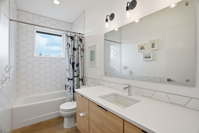 5510 S Russell Ln, Spokane, WA 99224