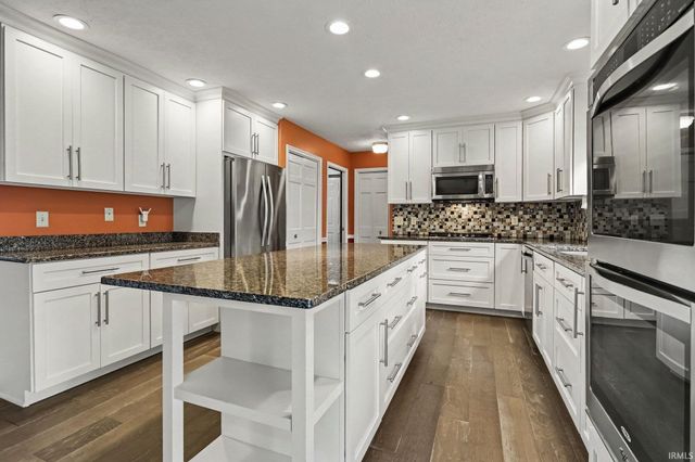 15518 Spring Meadow Lane, Granger, IN 46530